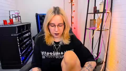 Tolli Moll online show from December 12, 9:30 am