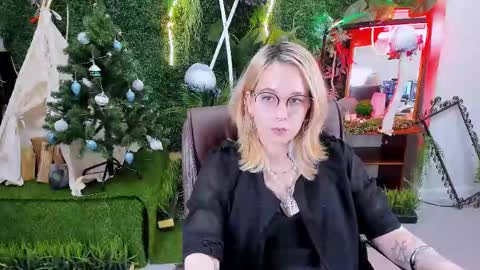 Tolli Moll online show from December 13, 9:02 am