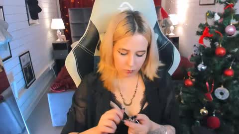 Tolli Moll online show from December 14, 4:09 pm