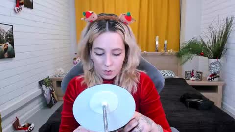 Tolli Moll online show from December 31, 5:11 am