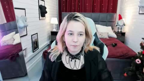 Tolli Moll online show from January 1, 5:22 am