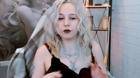 Tolli Moll online show from February 11, 1:09 pm