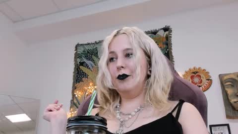 Tolli Moll online show from February 13, 5:54 pm