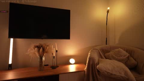 Snapshot of tollysage chatting on December 23, 7:28 am Sage. TG channel online show from December 23, 7:28 am