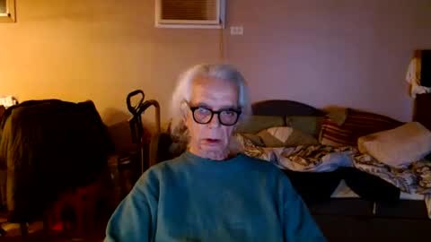 Snapshot of tom112292014 chatting on October 28, 3:10 am tom112292014 online show from October 28, 3:10 am