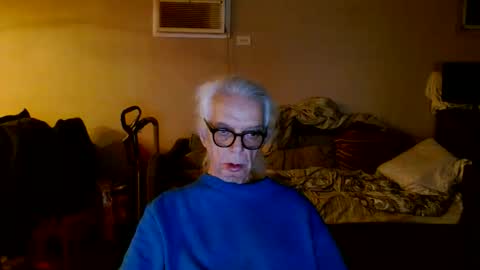 Snapshot of tom112292014 chatting on November 22, 2:10 am tom112292014 online show from November 22, 2:10 am