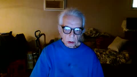 Snapshot of tom112292014 chatting on November 22, 4:28 pm tom112292014 online show from November 22, 4:28 pm