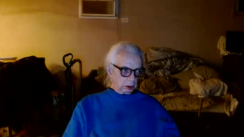 Snapshot of tom112292014 chatting on November 27, 2:46 am tom112292014 online show from November 27, 2:46 am