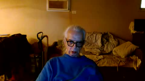 Snapshot of tom112292014 chatting on November 30, 2:10 pm tom112292014 online show from November 30, 2:10 pm