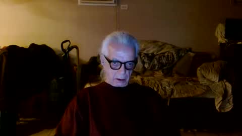 tom112292014 online show from May 3, 12:38 am