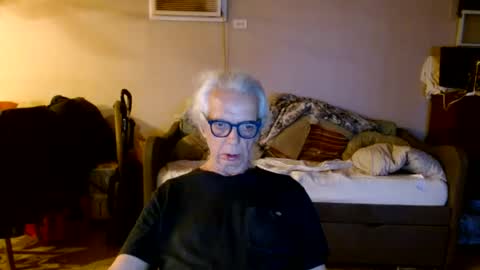 tom112292014 online show from June 17, 2:36 am