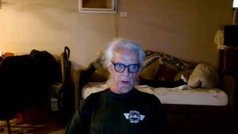 tom112292014 online show from June 22, 7:22 pm