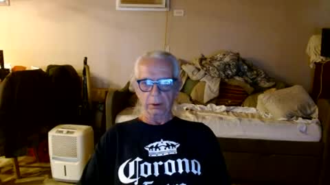 tom112292014 online show from July 7, 9:52 pm