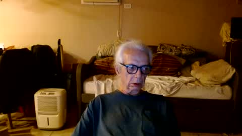 tom112292014 online show from July 15, 2:06 am