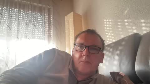 Tom online show from February 8, 9:35 am