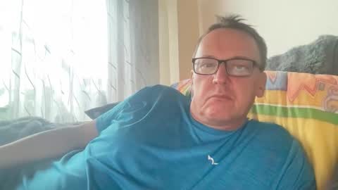 Tom online show from October 12, 4:06 pm