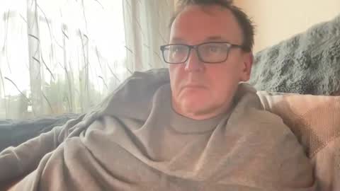 Tom online show from November 28, 2:42 pm