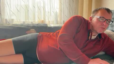 Tom online show from January 9, 12:52 pm