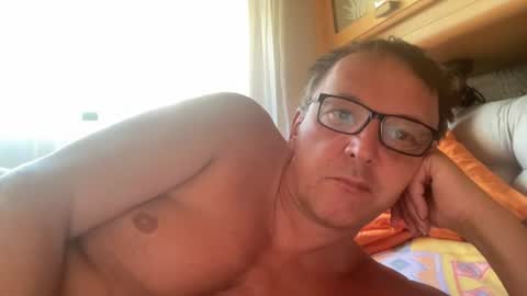 Snapshot of tom6644 chatting on July 12, 11:34 am Tom online show from July 12, 11:34 am