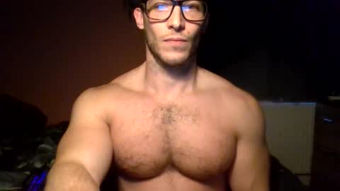 Snapshot of tom90ukx chatting on November 25, 3:56 pm tom90ukx online show from November 25, 3:56 pm