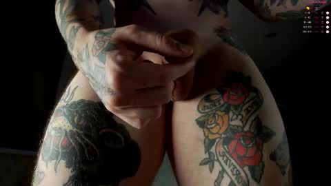 Snapshot of tom__ice chatting on October 19, 1:17 am tom__ice online show from October 19, 1:17 am