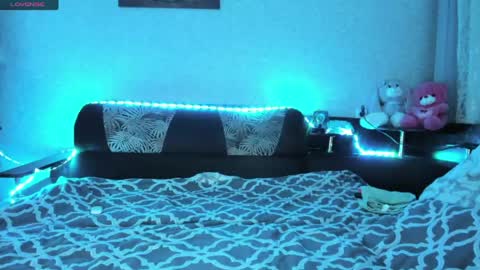 Snapshot of tom__mily chatting on April 23, 2:41 pm tom__mily online show from April 23, 2:41 pm