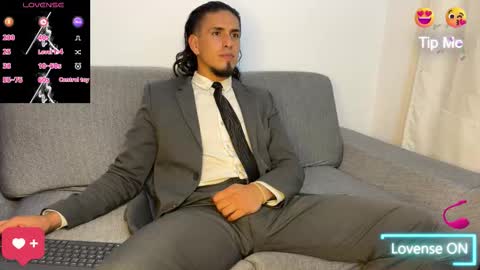 Snapshot of tom_blunt96 chatting on November 29, 11:30 pm TOM online show from November 29, 11:30 pm