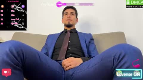 Snapshot of tom_blunt96 chatting on June 23, 2:04 pm TOM online show from June 23, 2:04 pm