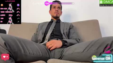 Snapshot of tom_blunt96 chatting on June 27, 12:44 pm TOM online show from June 27, 12:44 pm