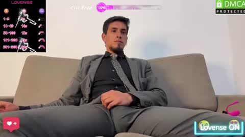 Snapshot of tom_blunt96 chatting on July 4, 9:43 pm TOM online show from July 4, 9:43 pm
