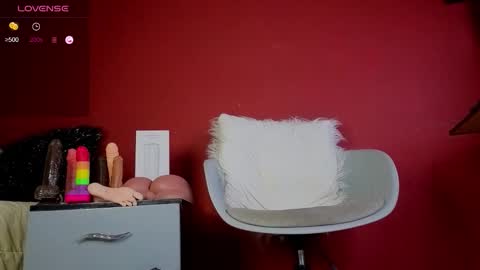 Tom online show from December 2, 1:33 am