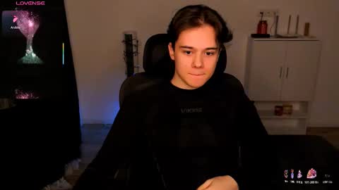 Snapshot of tom_er0s chatting on January 11, 5:18 pm Tom online show from January 11, 5:18 pm