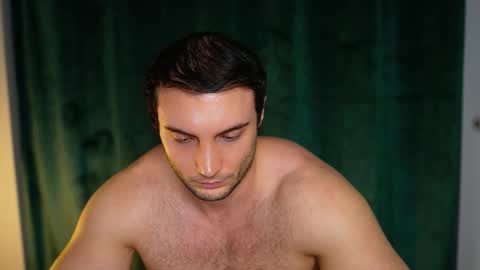 Tom online show from March 7, 7:33 pm