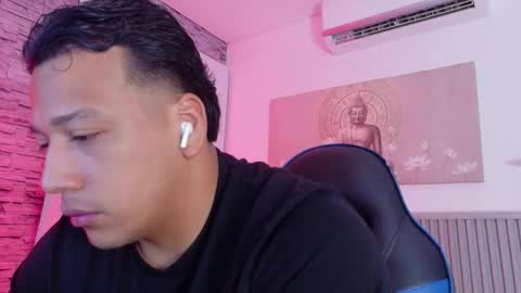 Tom muscle1 online show from March 4, 11:49 am