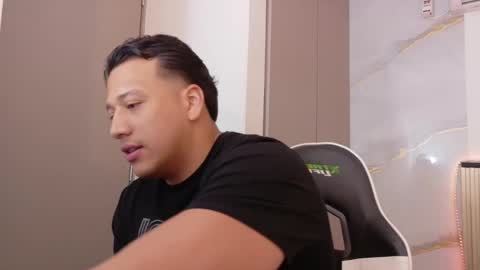 Tom muscle1 online show from March 8, 12:42 pm