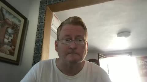 Hola online show from December 3, 5:55 pm