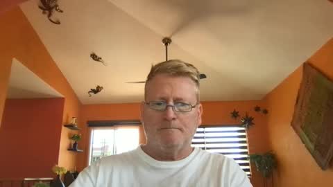 Hola online show from April 14, 6:36 pm