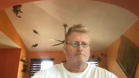 Hola online show from April 30, 9:41 pm