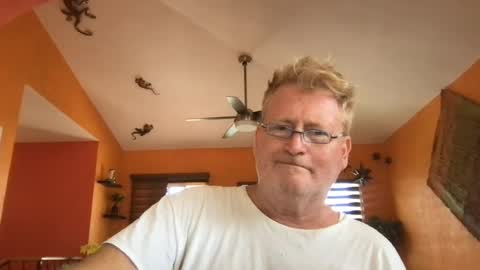 Hola online show from July 17, 10:14 pm