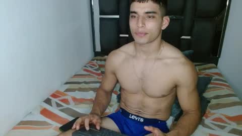 Snapshot of tomaz_18 chatting on April 2, 2:42 am tomaz_18 online show from April 2, 2:42 am