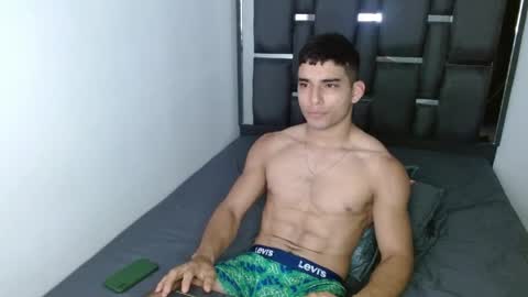 Snapshot of tomaz_18 chatting on April 4, 3:31 pm tomaz_18 online show from April 4, 3:31 pm
