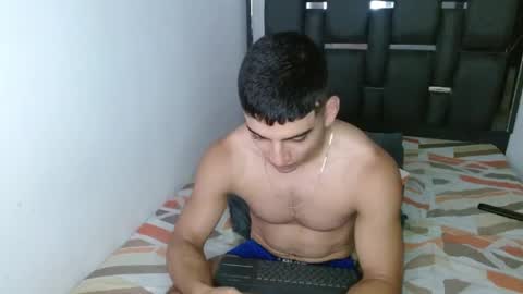 Snapshot of tomaz_18 chatting on April 5, 5:54 pm tomaz_18 online show from April 5, 5:54 pm