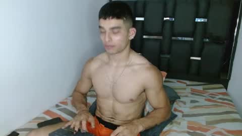 Snapshot of tomaz_18 chatting on April 6, 8:10 pm tomaz_18 online show from April 6, 8:10 pm