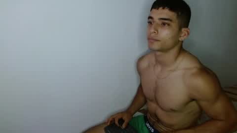 Snapshot of tomaz_18 chatting on April 9, 3:17 pm tomaz_18 online show from April 9, 3:17 pm