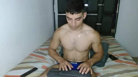 Snapshot of tomaz_18 chatting on April 11, 6:01 pm tomaz_18 online show from April 11, 6:01 pm