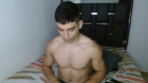 Snapshot of tomaz_18 chatting on April 12, 12:21 pm tomaz_18 online show from April 12, 12:21 pm