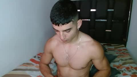 Snapshot of tomaz_18 chatting on April 17, 12:13 am tomaz_18 online show from April 17, 12:13 am