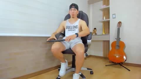 Tom Bardem online show from December 14, 7:18 pm