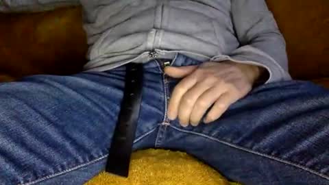 Snapshot of tombi125 chatting on November 27, 3:58 pm tombi125 online show from November 27, 3:58 pm