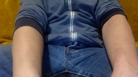 Snapshot of tombi125 chatting on February 16, 6:15 pm tombi125 online show from February 16, 6:15 pm